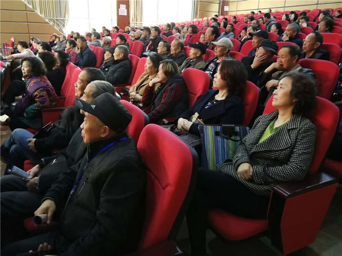 老年大學聯誼召開春季客戶推薦會